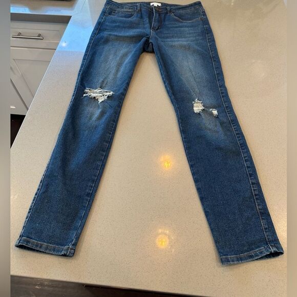 Kendall & Kylie Junior Girls Blue Distressed Skinny Jeans Size 13/14 - Picture 3 of 12